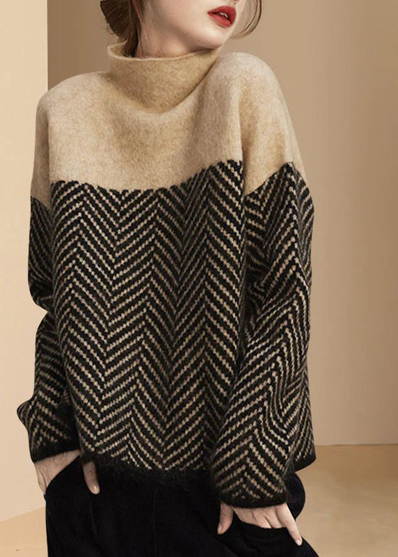 Pullover lavorato a maglia patchwork con collo alto